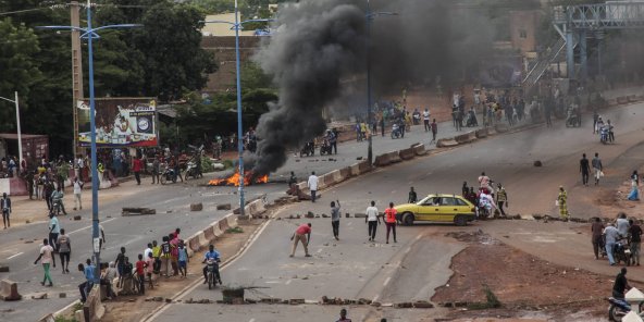 Mali : l’imam Dicko et la communauté internationale appellent au calme