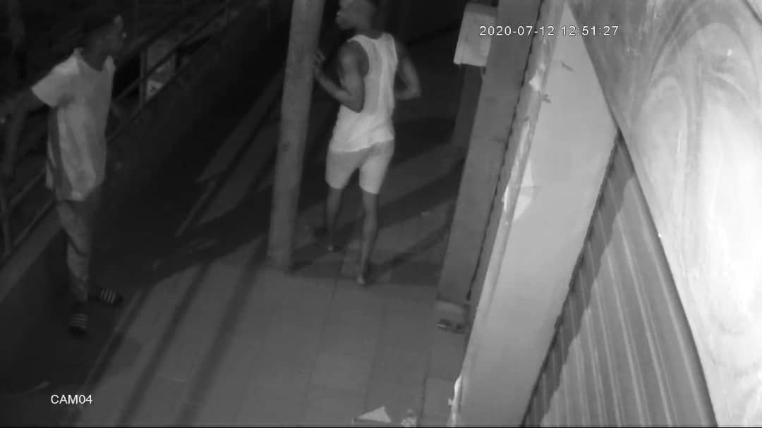 Vol dans un magasin à Cambérène: deux jeunes filmés en flagrant délit par les caméras de surveillance