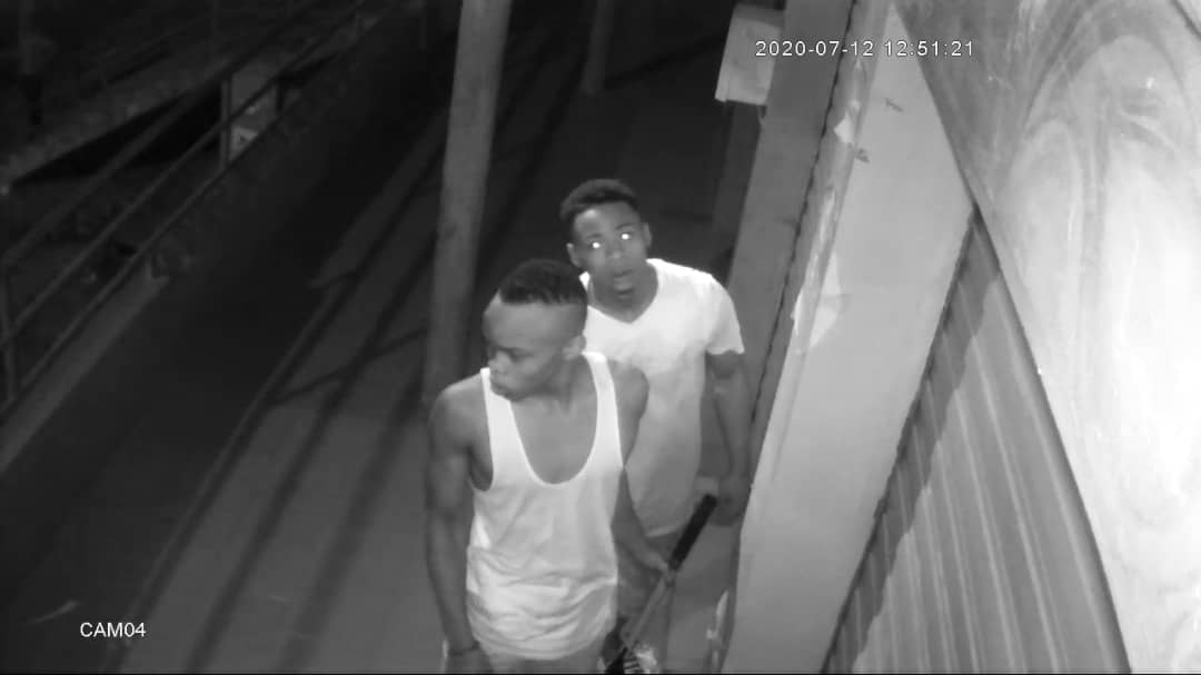 Vol dans un magasin à Cambérène: deux jeunes filmés en flagrant délit par les caméras de surveillance