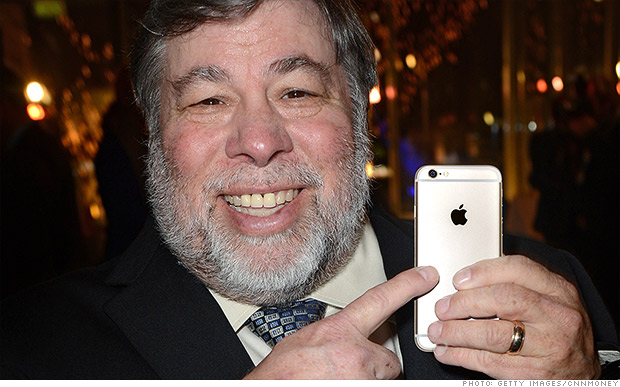 Steve Wozniak, le cofondateur d'Apple, poursuit YouTube après une escroquerie au Bitcoin