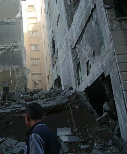 Israël mène de nouvelles frappes sur Gaza en représailles à des ballons incendiaires