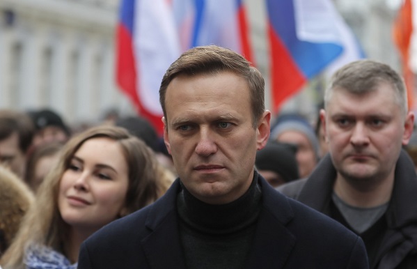 Toujours dans le coma : l’activiste anti-Poutine Alexeï Navalny exfiltré mais pas encore sauvé