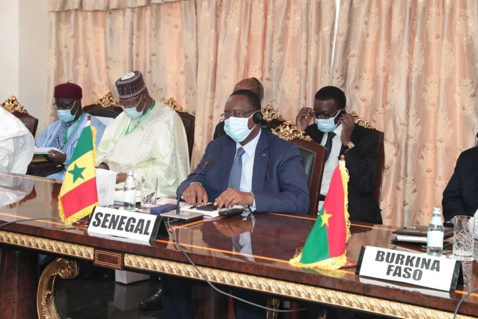 Accra: Arrivée de Macky Sall pour la réunion spéciale de la Cedeao (Photos)