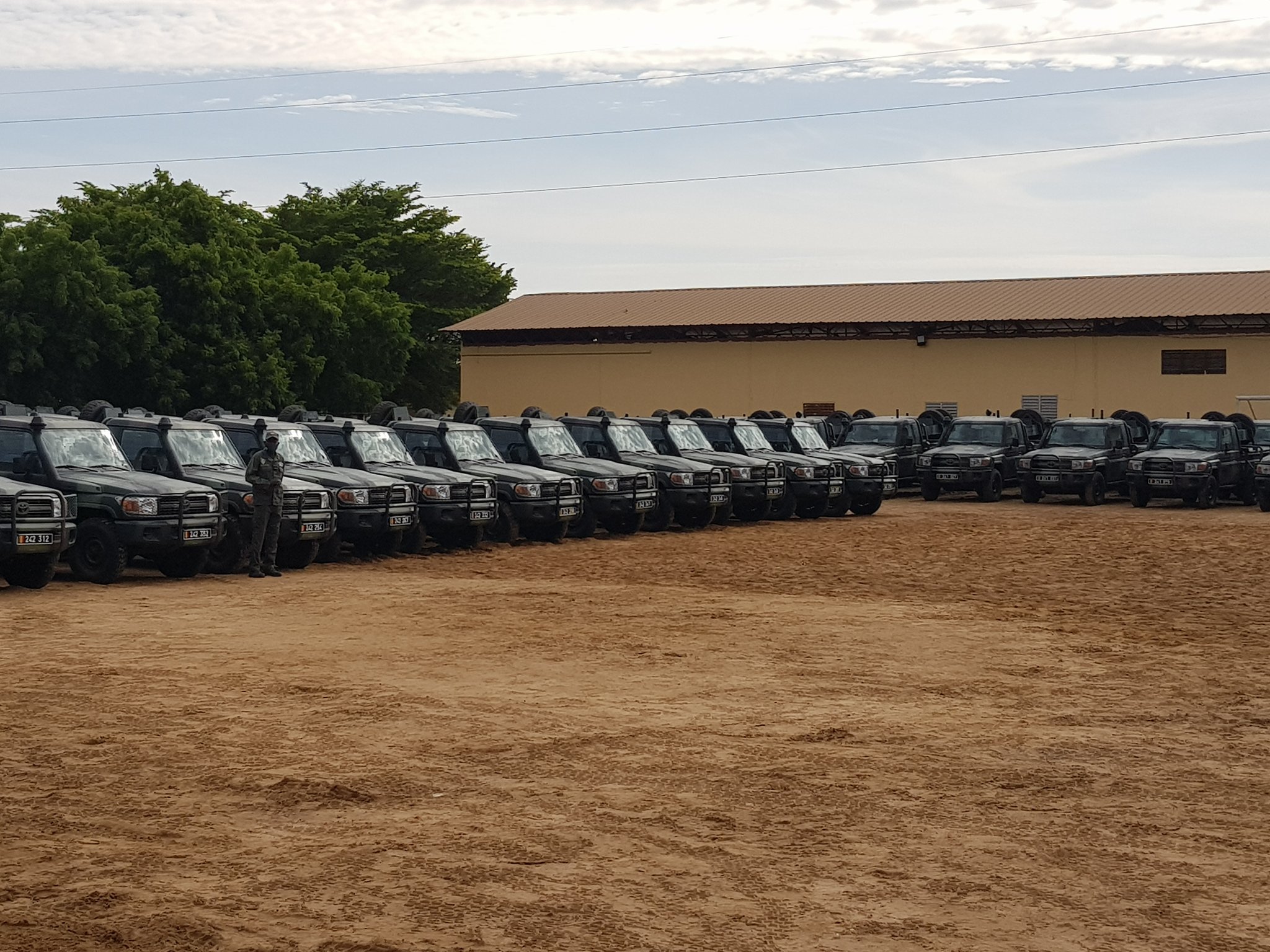 Réception d'un lot de 208 véhicules utilitaires et de combat à la Dirpa