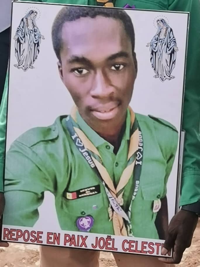 Etudiant tué: les éclaireurs rendent un dernier hommage à Joël Célestin Ahyi (Photos)