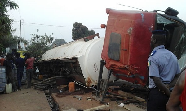 Mbao en danger: Les populations alertent sur la fréquence des accidents de camions transportant des hydrocarbures.