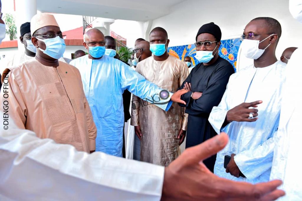 Condoléances: le Président Macky Sall chez Dane Fall de « Sénégal Broderie » suite au rappel à Dieu de son père El Hadj Mamadou Mamoune Fall dit Ndama (IMAGES)
