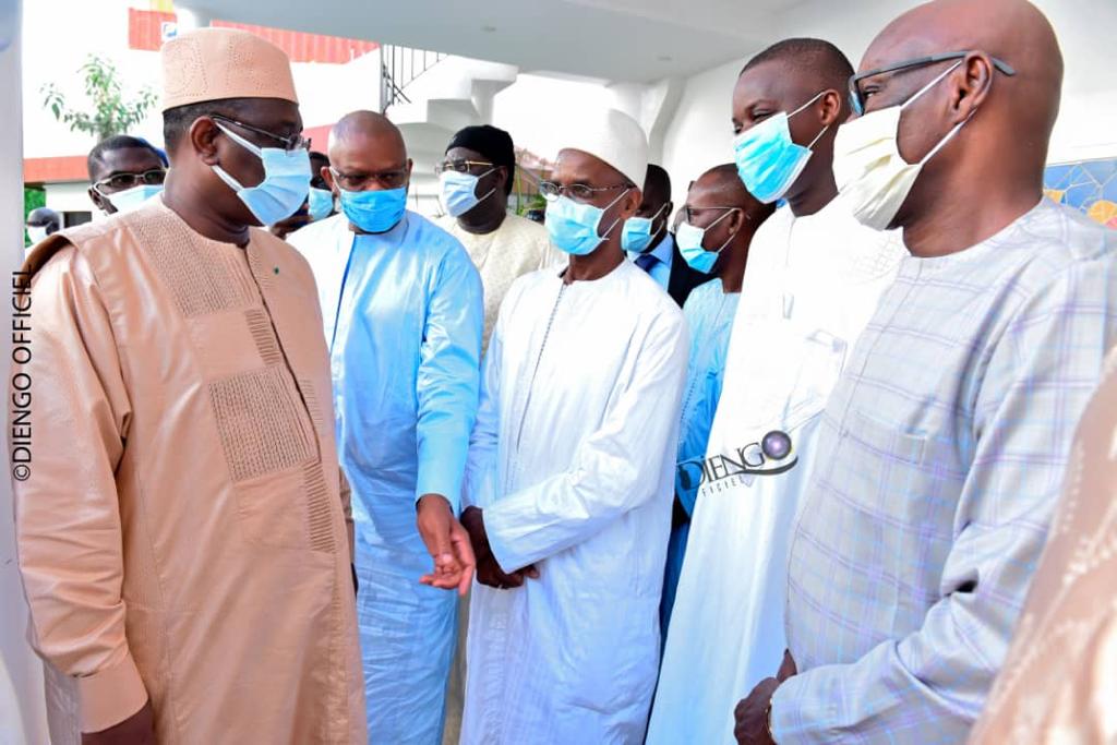 Condoléances: le Président Macky Sall chez Dane Fall de « Sénégal Broderie » suite au rappel à Dieu de son père El Hadj Mamadou Mamoune Fall dit Ndama (IMAGES)