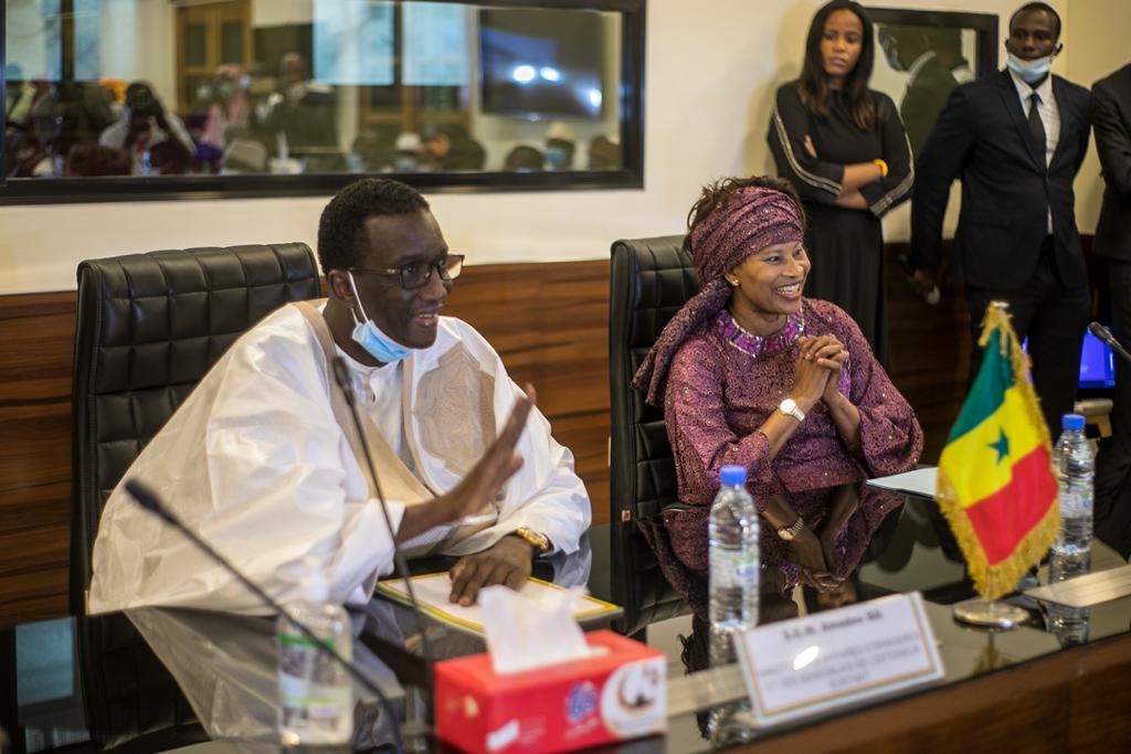 Passation de service entre Amadou Bâ et Aïssata Tall Sall: Les images ! Passation de service entre Amadou Bâ et Aïssata Tall Sall: Les images !