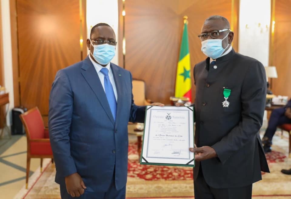 Six représentants du patronat décorés par Macky Sall