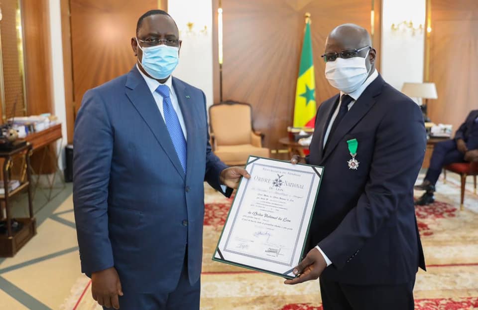 Six représentants du patronat décorés par Macky Sall