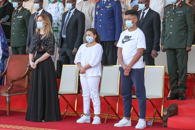 Hommage à Pape Bouba Diop : les images immortalisant les adieux de la nation à son fils