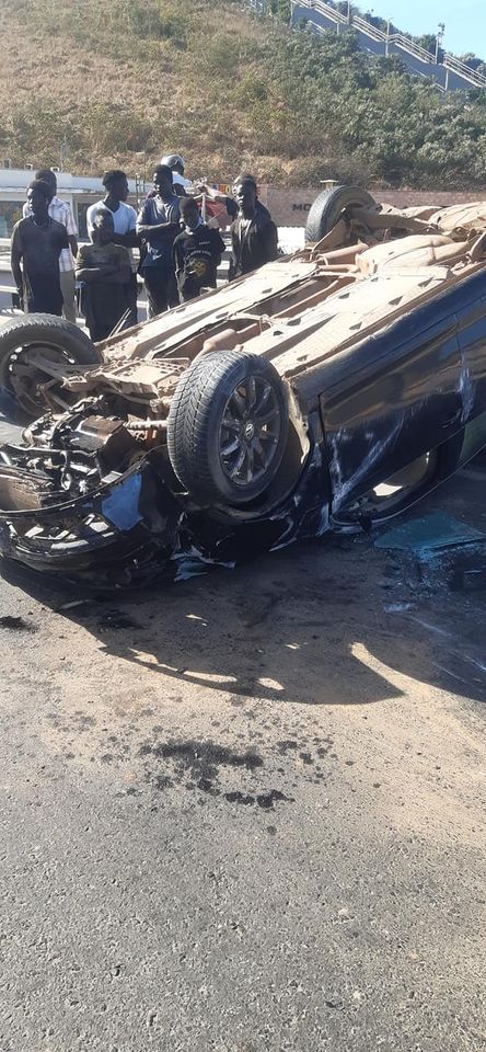 (Photos)-Victime d’un grave accident, le chargé de la communication de Mimi Touré  serait...