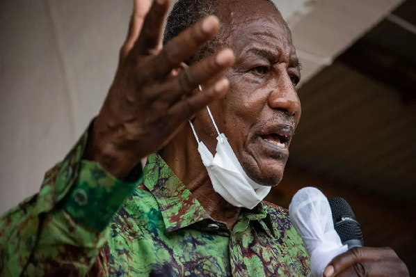 Guinée :  Alpha Condé s’est fait administrer le vaccin russe Spoutnik V contre la Covid-19