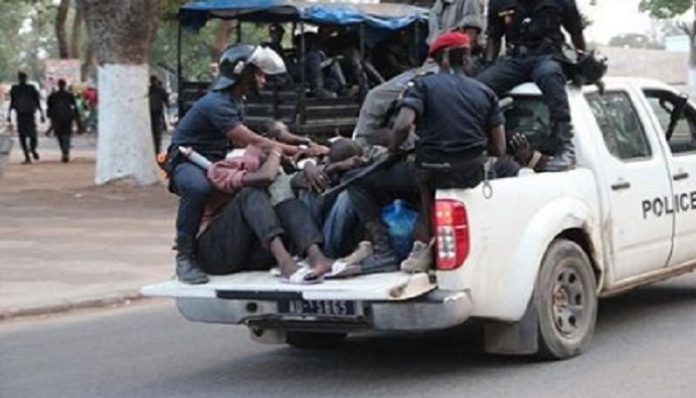 Violation  du couvre-feu: 209 personnes interpellées entre Pikine et Guédiawaye