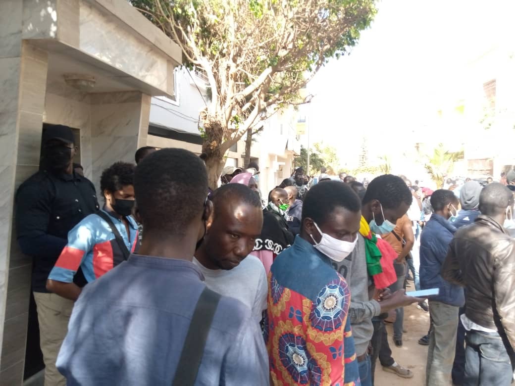 (Photos) Forte mobilisation devant le domicile de Sonko