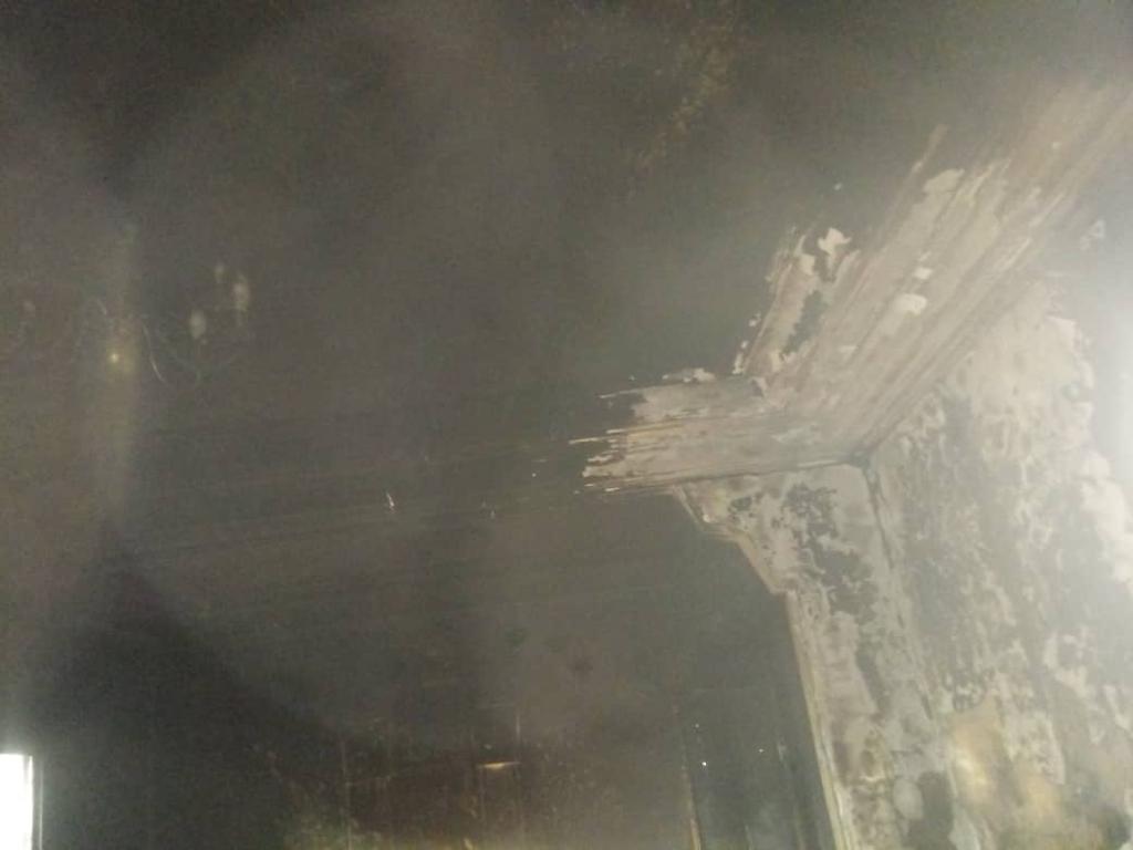 Louga: Des militants de Sonko incendient la maison d’Aïda Diallo, mère de Mamour Diallo