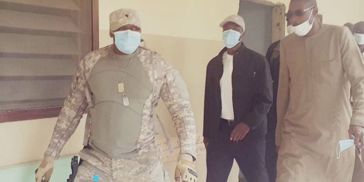 Ousmane Sonko rend visite à ses militants blessés