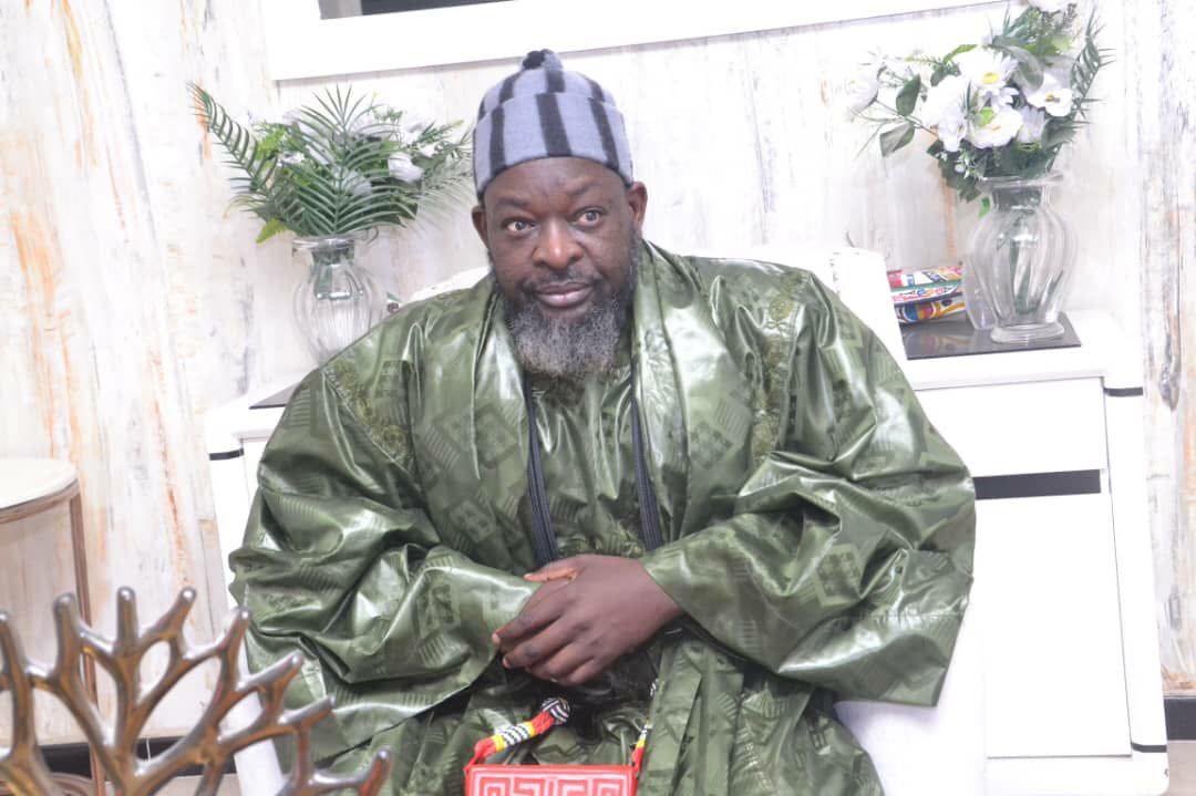 Cité Keur Gorgui : Ousmane Sonko reçoit son marabout Serigne Abdou Mbacké Darou Mousty Cité Keur Gorgui : Ousmane Sonko reçoit son marabout Serigne Abdou Mbacké Darou Mousty