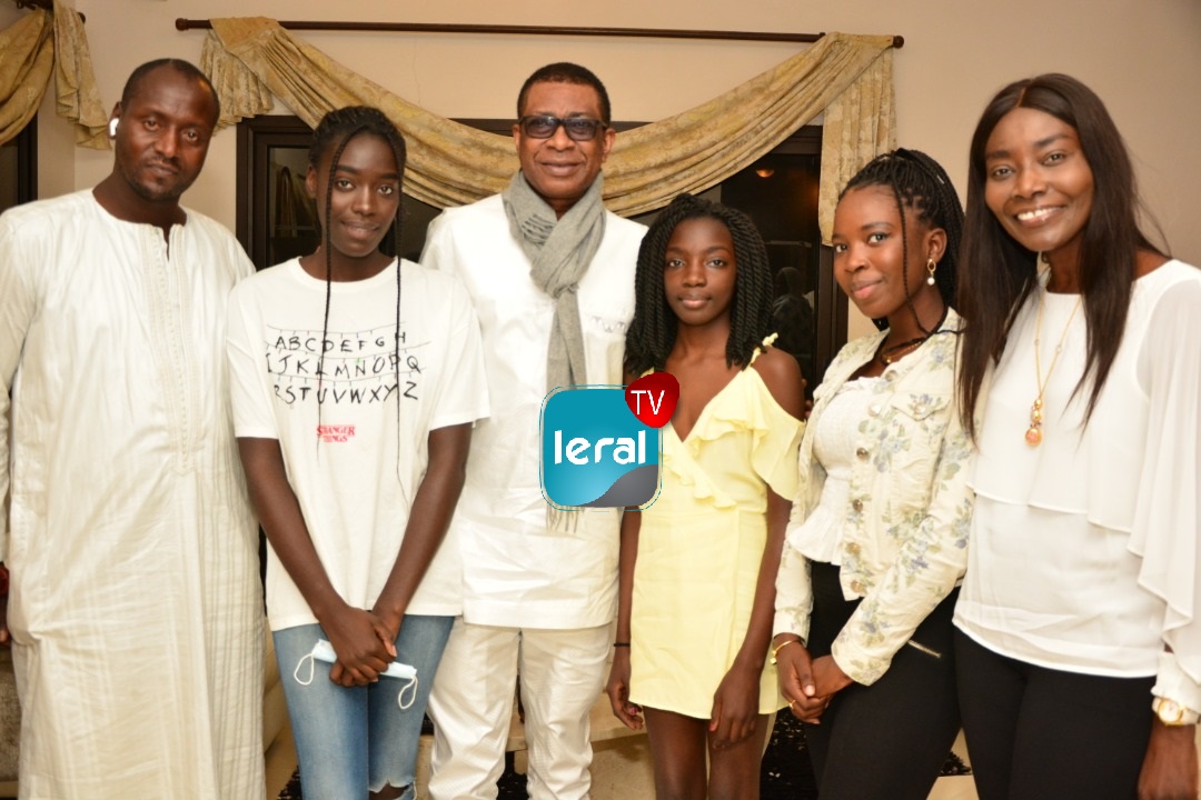 Youssou Ndour chez Coumba Gawlo Seck pour lui témoigner sa solidarité  (Images)