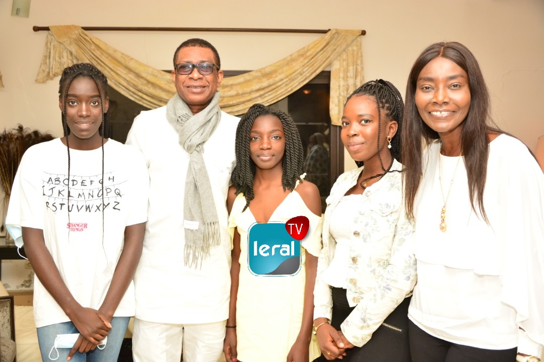 Youssou Ndour chez Coumba Gawlo pour lui témoigner sa solidarité  (images)