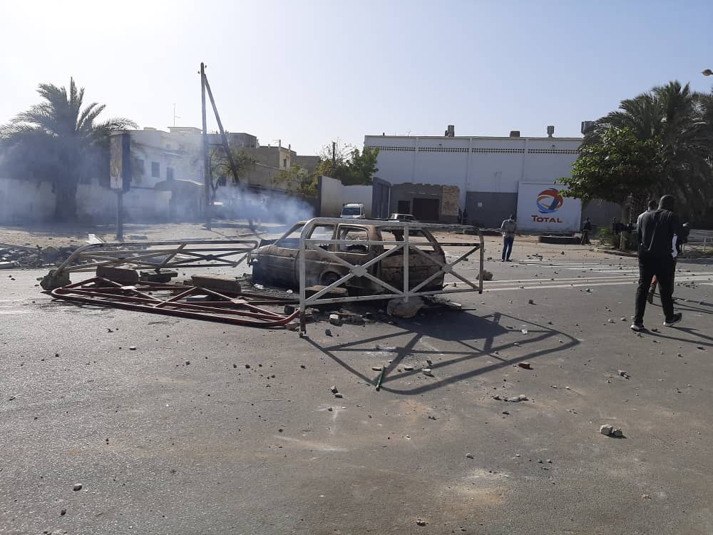 Photos / Affrontements à la Place de l’Obélisque: Les premiers dégâts matériels enregistrés