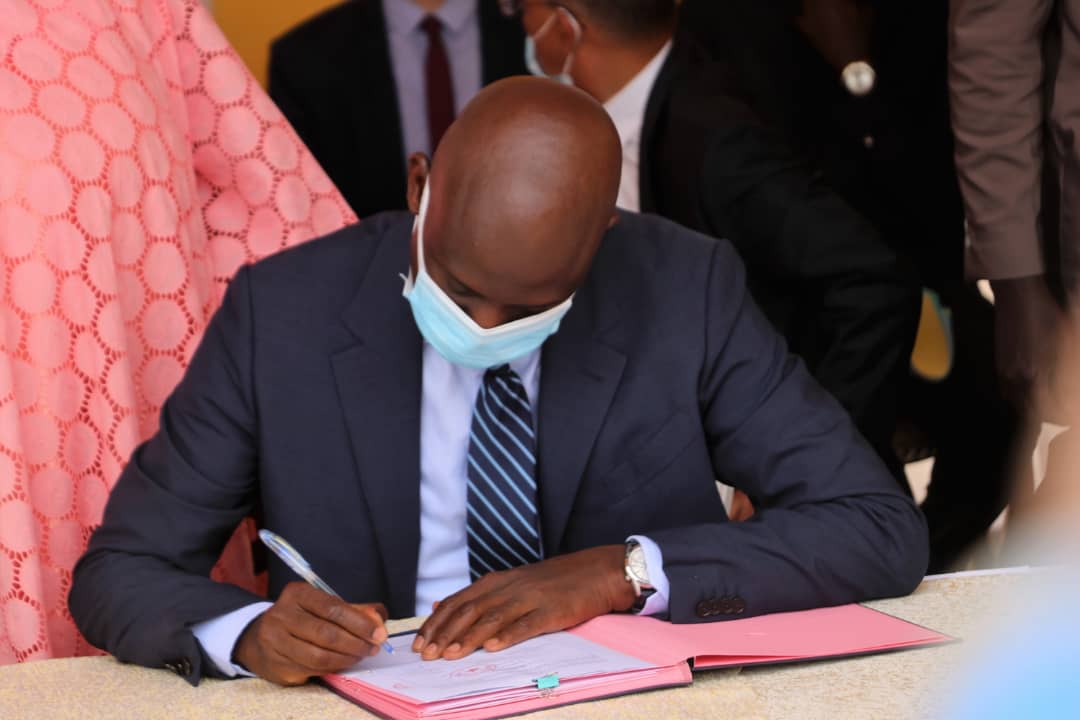 Mauritanie: Les contrats de construction du Pont de Rosso signés Mauritanie: Les contrats de construction du Pont de Rosso signés