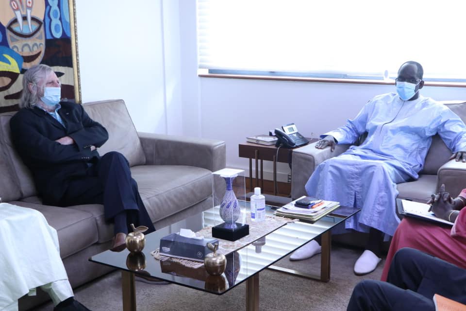 Le ministre Abdoulaye Diouf Sarr a reçu Pr. Didier Raoult Le ministre Abdoulaye Diouf Sarr a reçu Pr. Didier Raoult