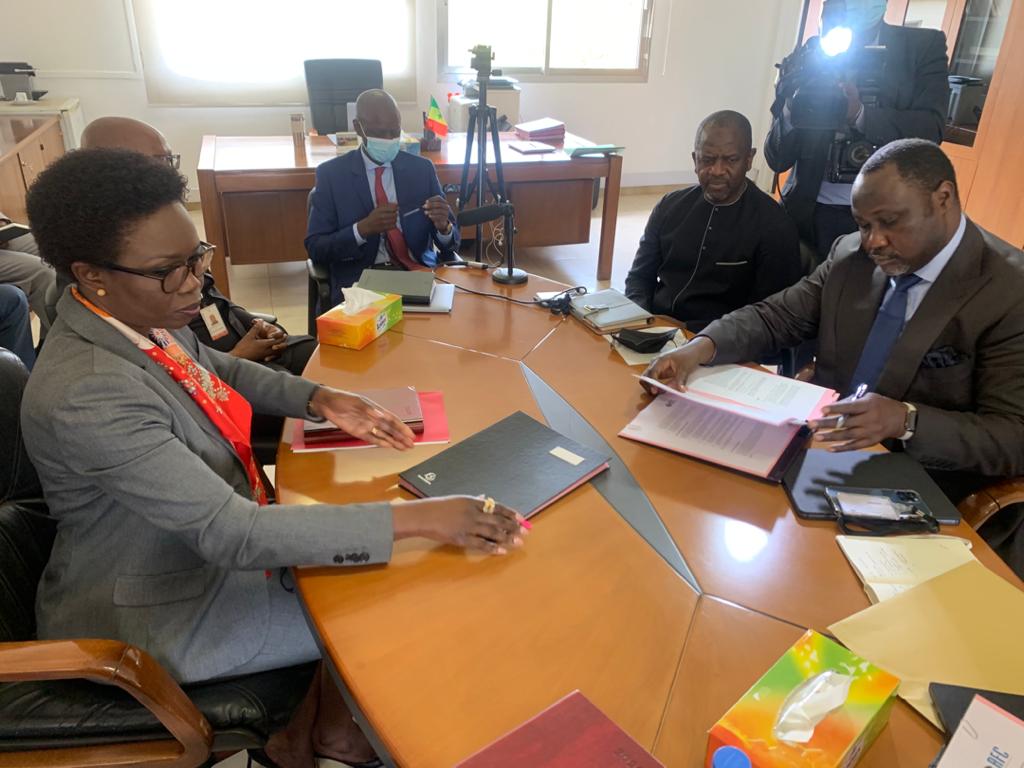 Signature du mandat de levée de fonds entre la Sar et Africa Finance corporation Signature du mandat de levée de fonds entre la Sar et Africa Finance corporation