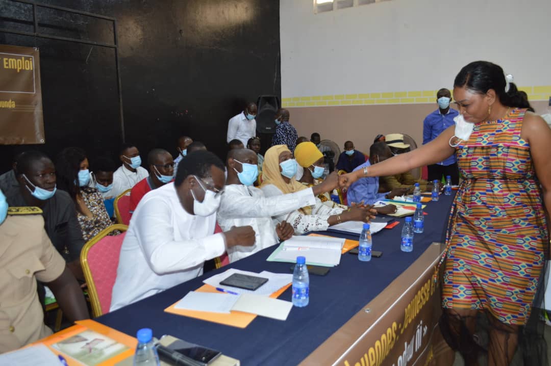 Mamadou Kassé réunit la jeunesse de Tambacounda autour de la table