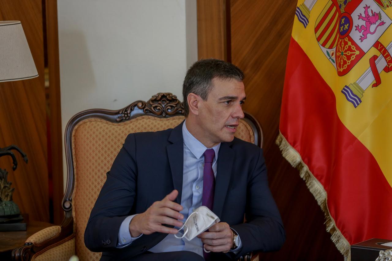 REPLAY / PALAIS DE LA REPUBLIQUE : Le président de la République reçoit le Premier ministre espagnol