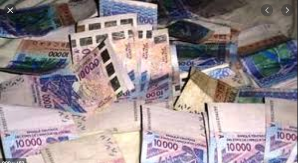 Escroquerie: Awa Seck escroque son ex-copain de 8 millions de FCfa 