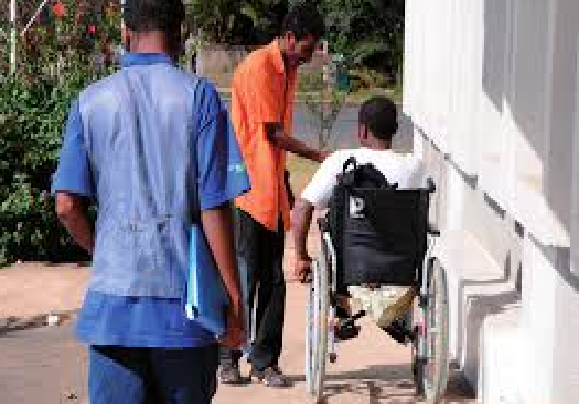 Ramadan et actions sociales: A Louga, une association offre des fauteuils roulants et de kits alimentaires