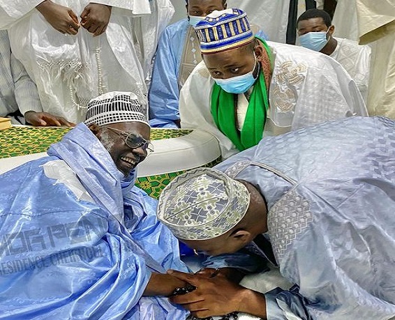 Religion : le plaisir de Serigne Mountakha Mbacké recevant une délégation de la famille Cheikh Oumar Foutiyou