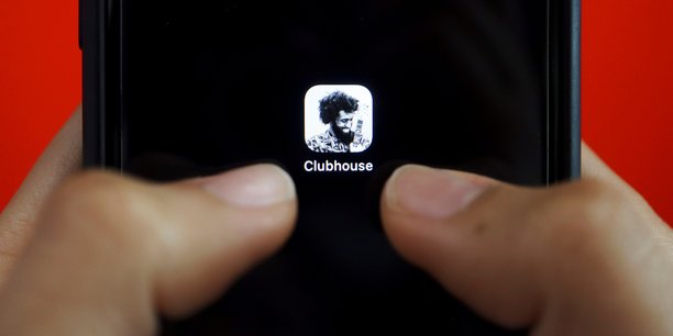Réseaux sociaux : la vague Clubhouse est-elle en train de retomber ?