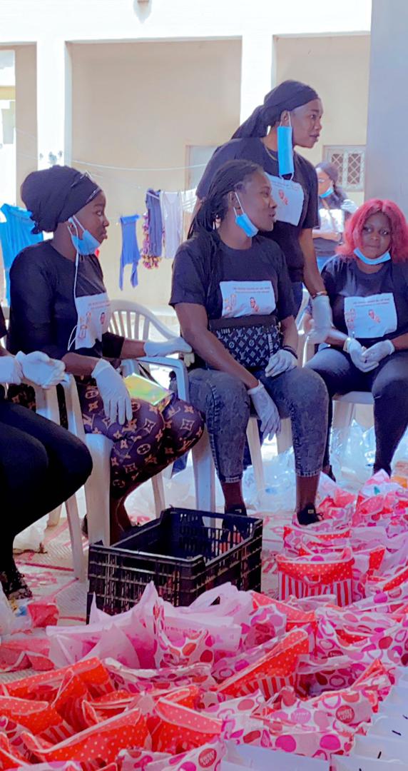 Ramadan 2021 / Distribution de Ndogou au Rond-point « Case Bi »: La Commission féminine du DG de Lonase, Lat Diop, en action