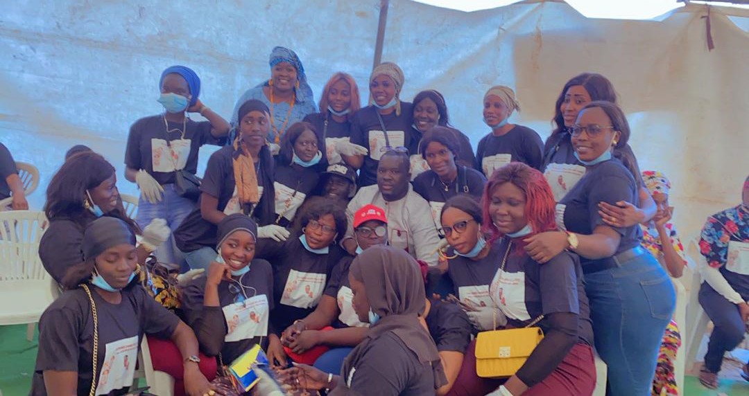 Ramadan 2021 / Distribution de Ndogou au Rond-point « Case Bi »: La Commission féminine du DG de Lonase, Lat Diop, en action