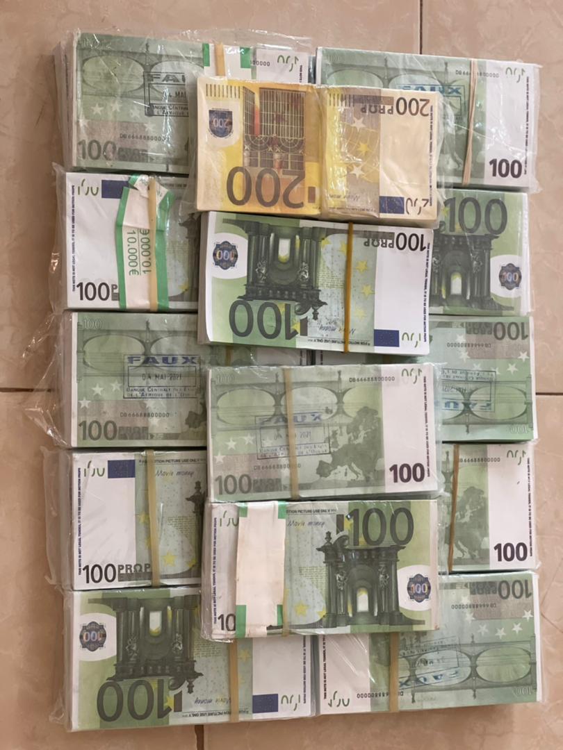 Saisies de drogue, de devises et de médicaments: 1 650 kg de chanvre indien et 245 400 faux euros saisis à Kaolack