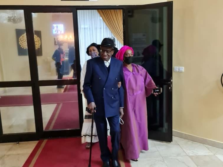 Libéré: Lamine Diack a foulé le sol de son pays natal