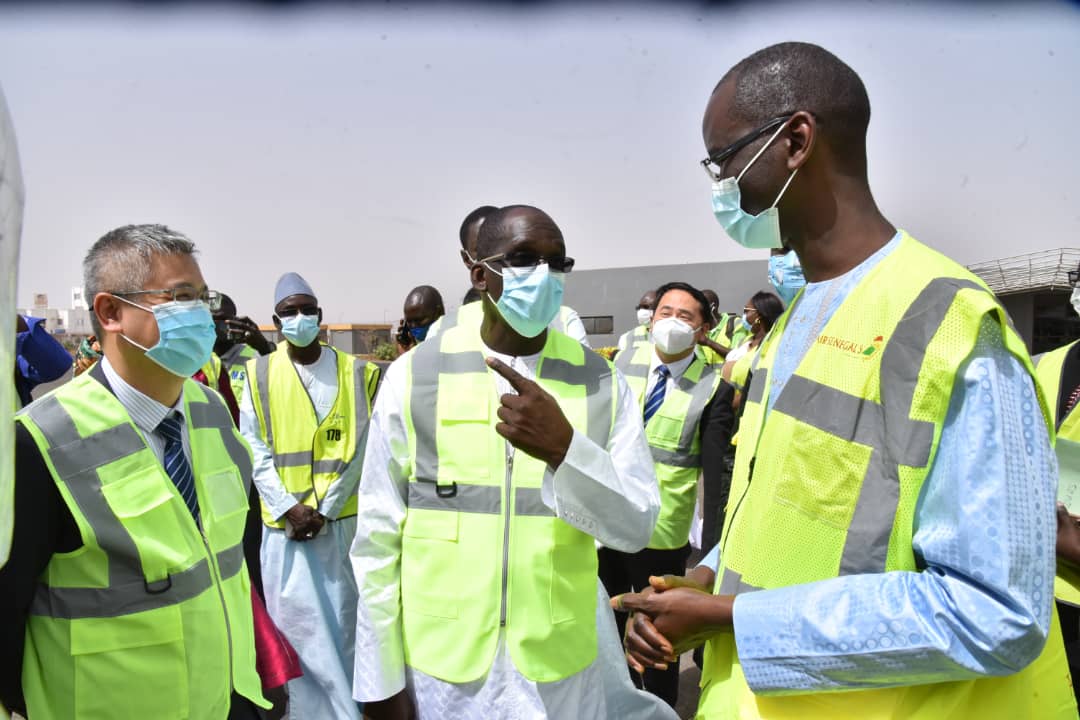 Réception de 300 000 doses de vaccins Sinopharm: "Avec ce don, nous pouvons accélérer le processus de vaccination...." (Abdoulaye Diouf Sarr) Réception de 300 000 doses de vaccins Sinopharm: "Avec ce don, nous pouvons accélérer le processus de vaccination...." (Abdoulaye Diouf Sarr)