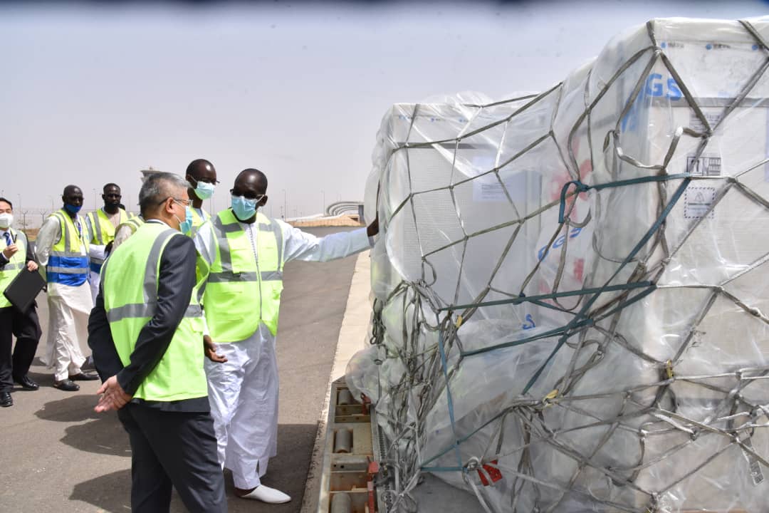 Réception de 300 000 doses de vaccins Sinopharm: "Avec ce don, nous pouvons accélérer le processus de vaccination...." (Abdoulaye Diouf Sarr) Réception de 300 000 doses de vaccins Sinopharm: "Avec ce don, nous pouvons accélérer le processus de vaccination...." (Abdoulaye Diouf Sarr)