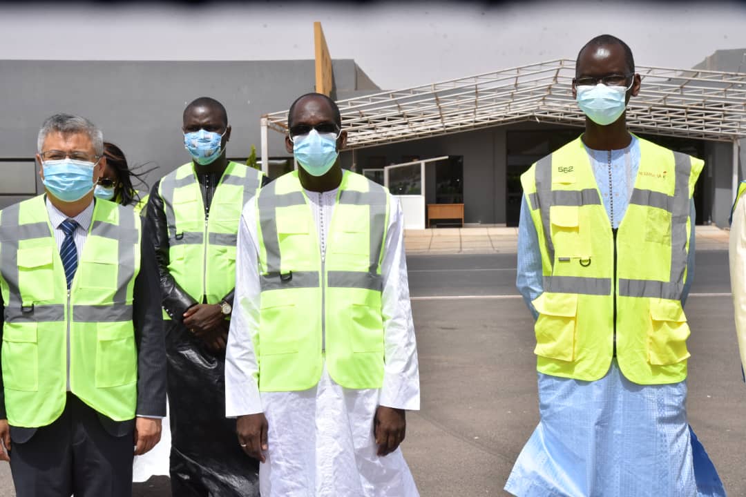 Réception de 300 000 doses de vaccins Sinopharm: "Avec ce don, nous pouvons accélérer le processus de vaccination...." (Abdoulaye Diouf Sarr) Réception de 300 000 doses de vaccins Sinopharm: "Avec ce don, nous pouvons accélérer le processus de vaccination...." (Abdoulaye Diouf Sarr)