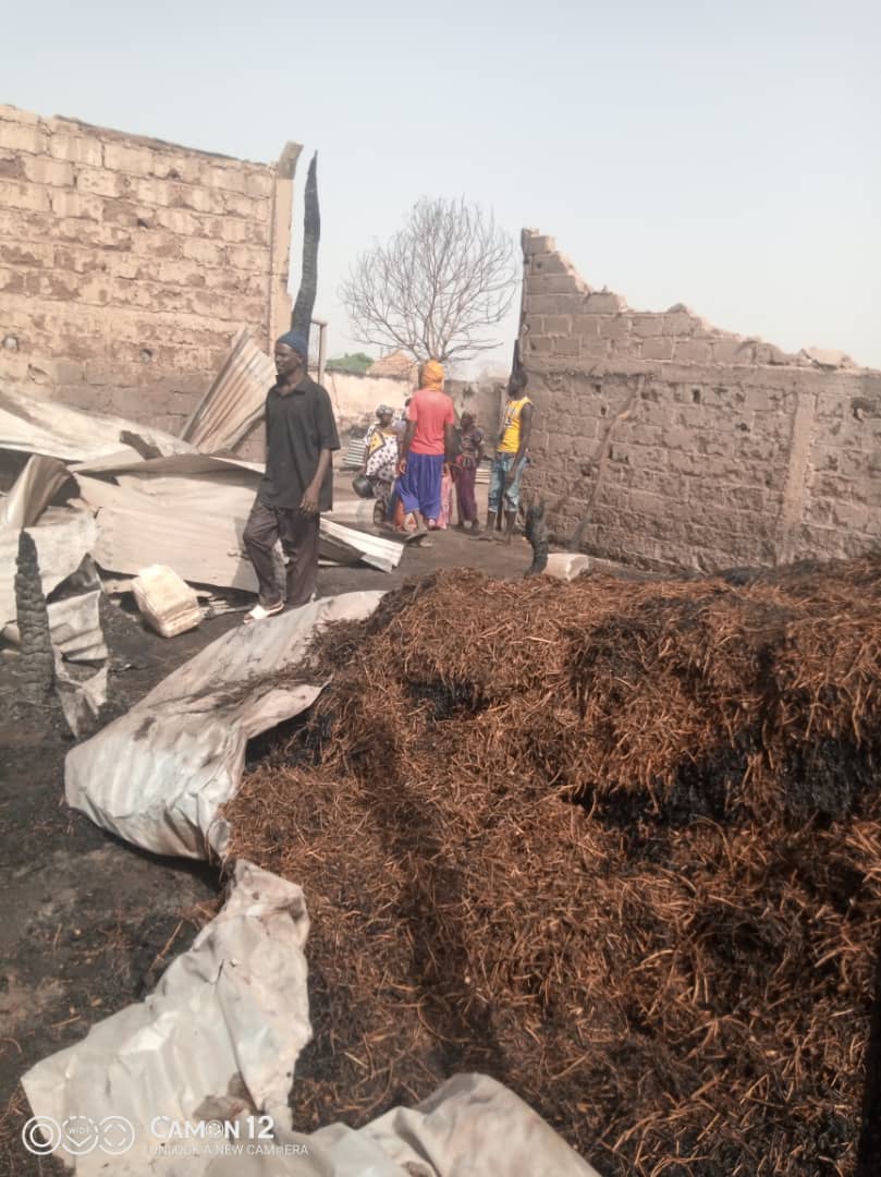  Kolda: Voici les images de l'incendie qui s'est déclaré a Darou khoudouss (Photos et vidéo)