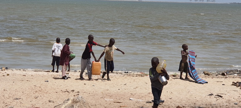 (PHOTOS)/Soif à Ndar: La grosse ruée vers le fleuve