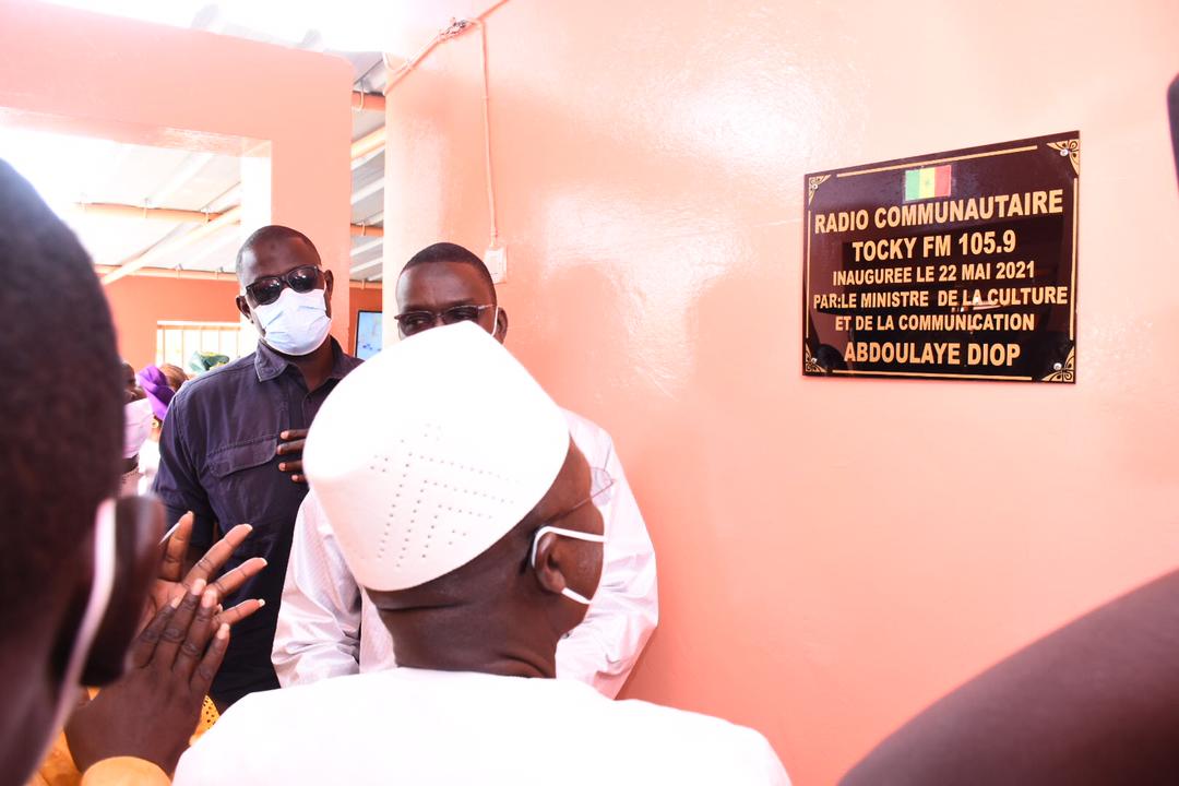 Tocky Gare: Le ministre Oumar Guèye inaugure la radio communautaire et le marché moderne Louma de l ‘Émergence  