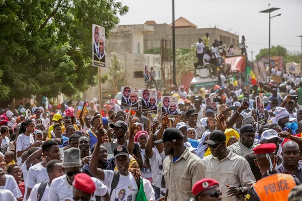Tournée économique: Voici les images de l’arrivée de Macky Sall à Fatick
