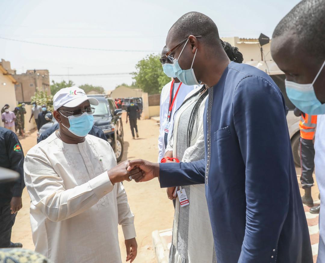 Inauguration des Pôles Emploi Entrepreneuriat: Le ministre Yankhoba Diattara a livré les clefs du Guichet Unique au Président Macky Sall