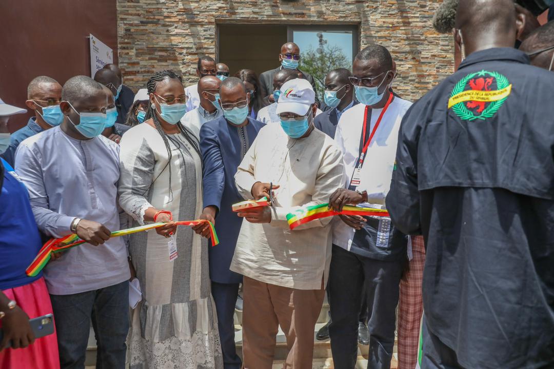 Inauguration des Pôles Emploi Entrepreneuriat: Le ministre Yankhoba Diattara a livré les clefs du Guichet Unique au Président Macky Sall