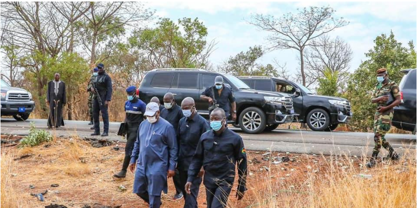 PHOTOS / Accident mortel sur la route de Kédougou: Macky Sall sur les lieux du drame