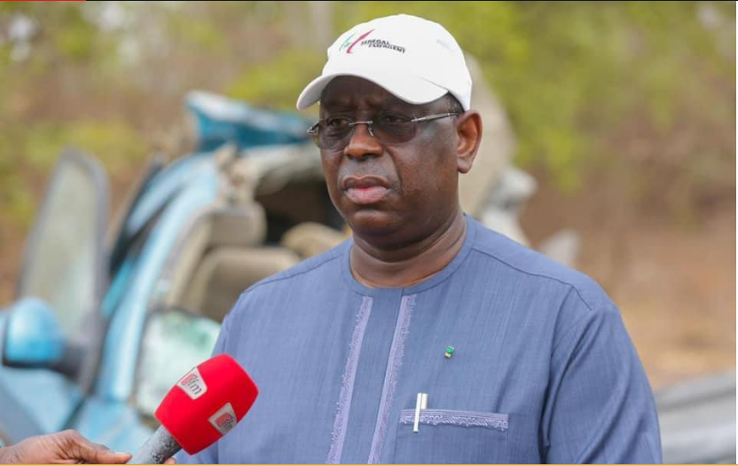 PHOTOS / Accident mortel sur la route de Kédougou: Macky Sall sur les lieux du drame
